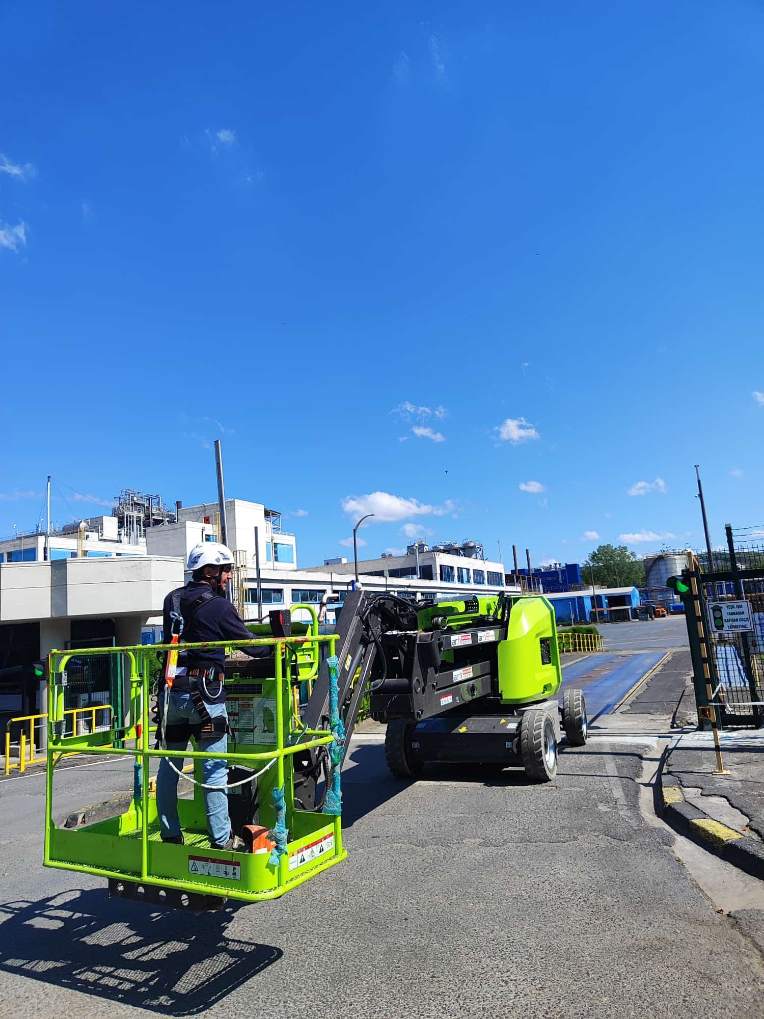 Konak ve Alsancak Şehir Merkezinde Saatlik Platform Kiralama saha detayı